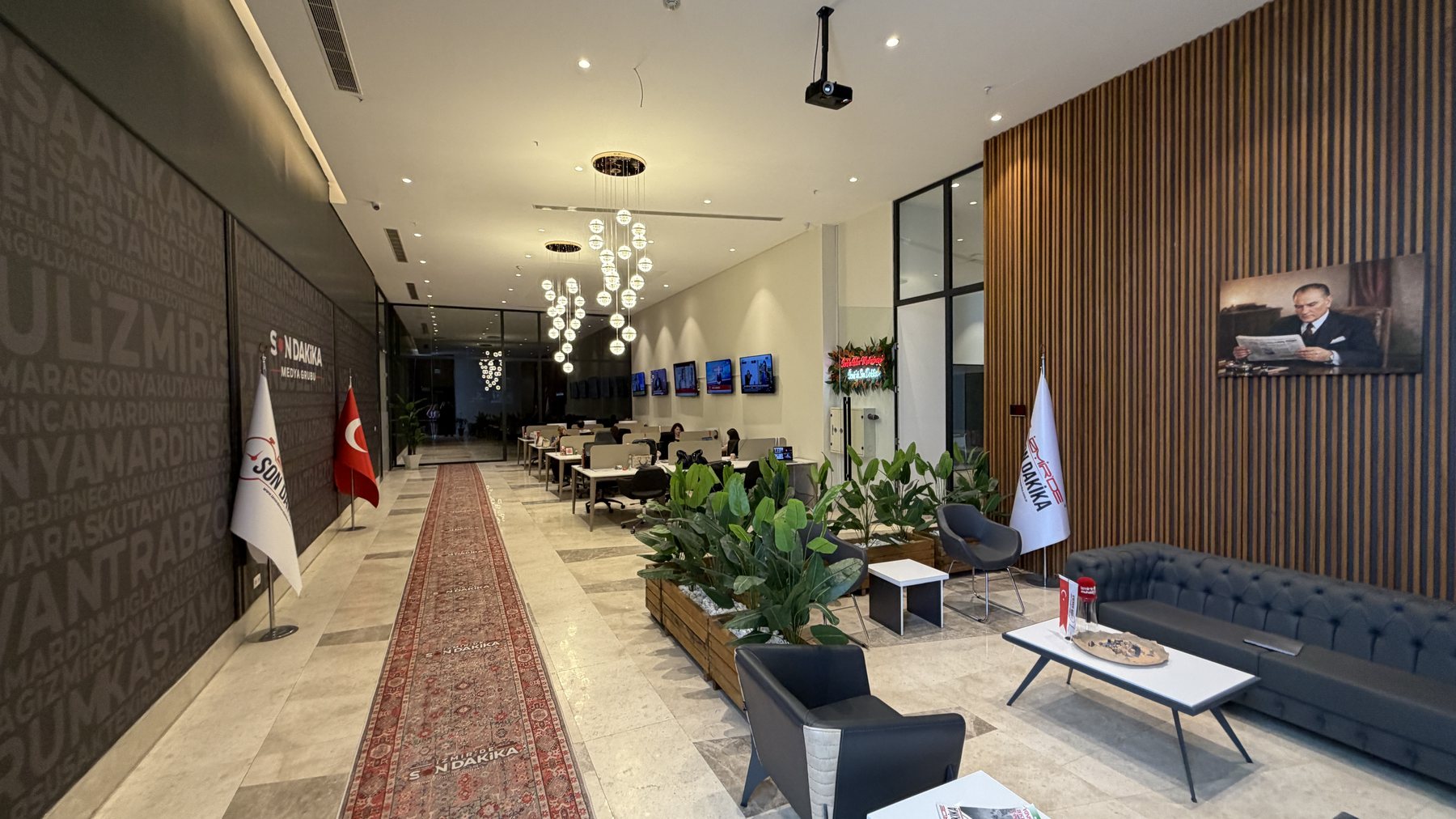 SON MEDYA ofis ve yayın alanı